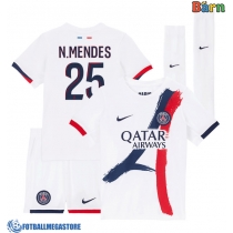 Fotballdrakt Barn Paris Saint-Germain Nuno Mendes #25 Bortedraktsett 2025-26 Kortermet (+ Korte bukser)